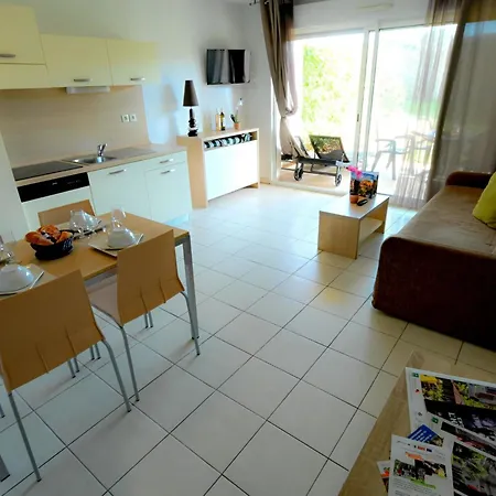 Apartamento Chateau De Jouarres-1 By Interhome